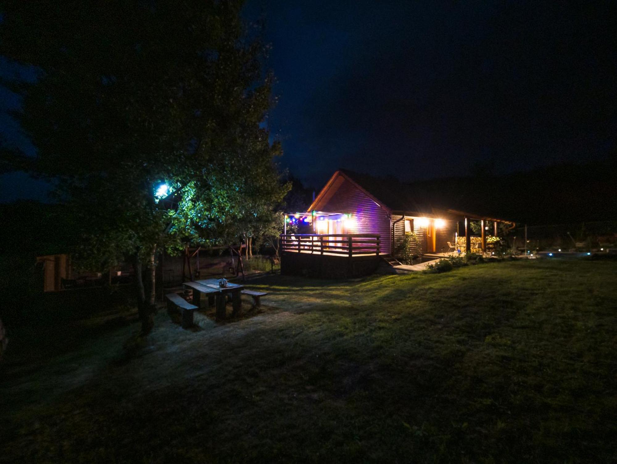 Cabana Nyiko Cu Ciubar Lupeni  Exterior photo